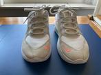 Te koop: witte NIKE dames sneakers, mt. 37,5 (4) z.g.a.n., Wit, Nike, Ophalen of Verzenden, Sneakers of Gympen