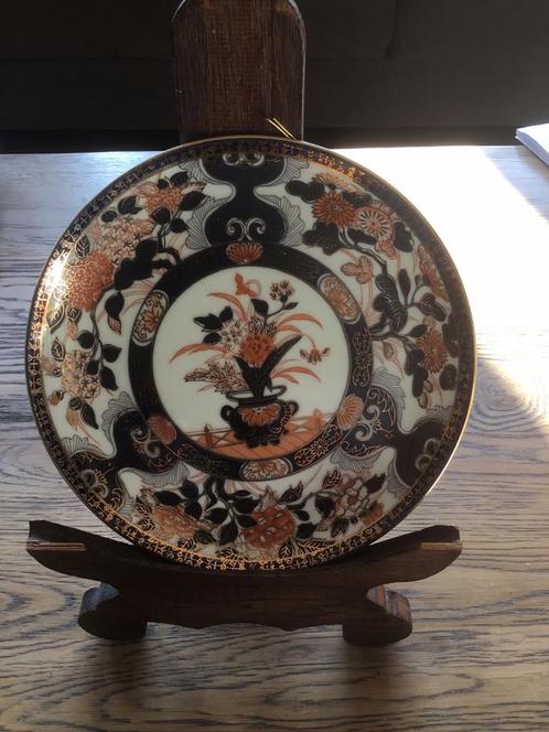 Een mooi porseleine sierbord met gouden rand van Imai Saji, Antiek en Kunst, Antiek | Wandborden en Tegels, Ophalen