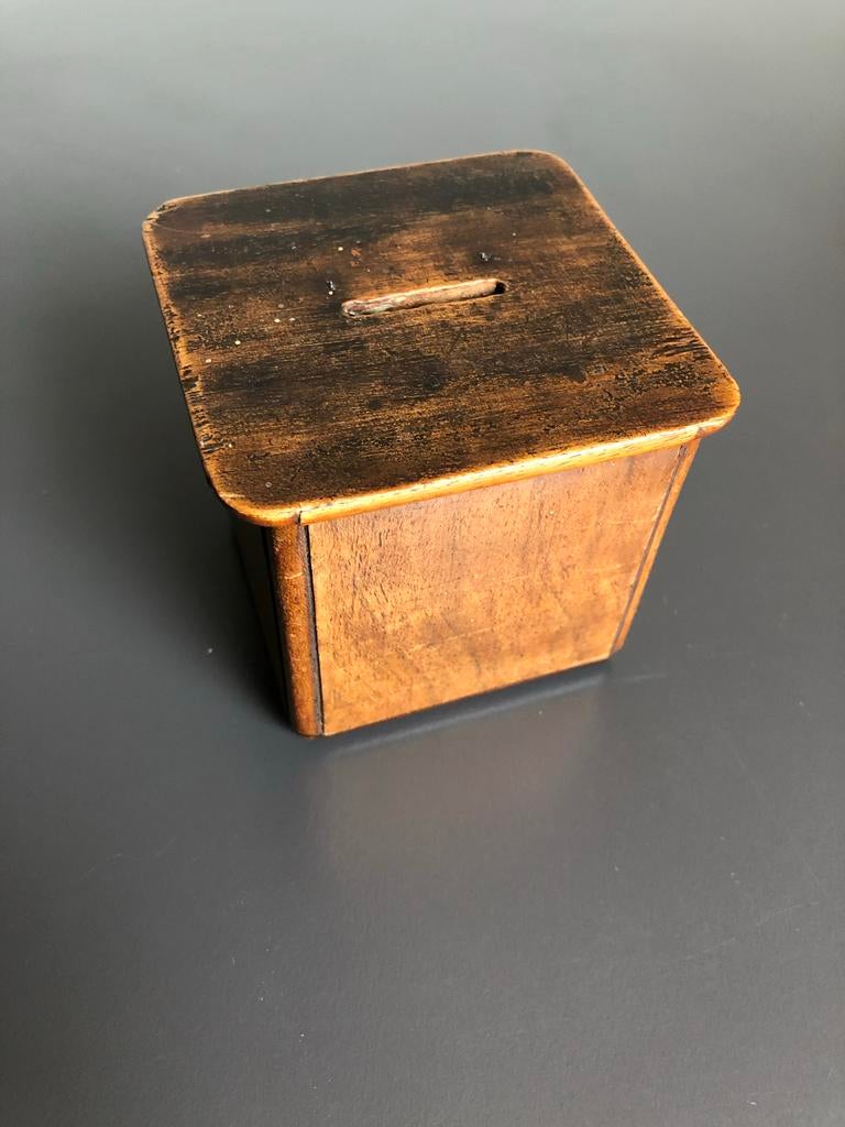 Vintage houten spaarpot, Antiek en Kunst, Ophalen of Verzenden