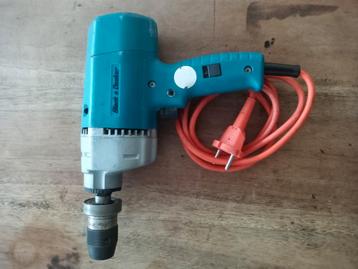 Boormachine black en decker beschikbaar voor biedingen