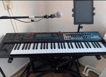 Roland Juno Gi synthesizer beschikbaar voor biedingen