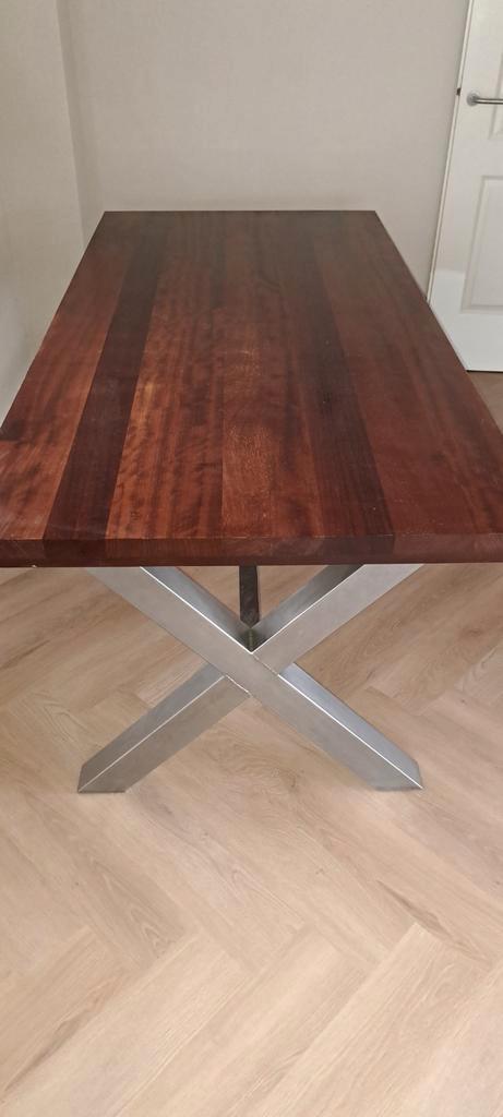 Massief houten eettafel met RVS X-poot, Huis en Inrichting, Tafels | Eettafels, Gebruikt, 100 tot 150 cm, 200 cm of meer, Vijf personen of meer