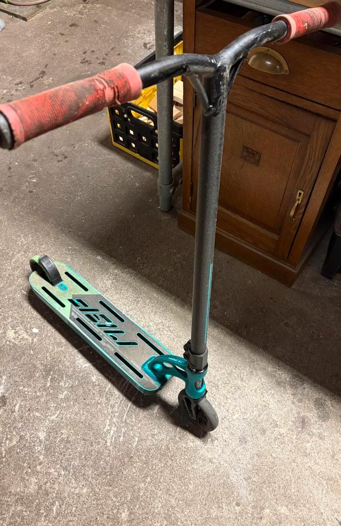 Mad Gear Stunt step, Fietsen en Brommers, Steps, Zo goed als nieuw, Gewone step, Ophalen of Verzenden