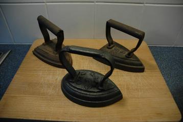 Strijkboutjes 3x ijzer vintage beschikbaar voor biedingen