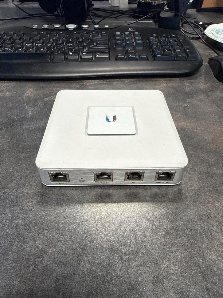 Unifi USG Security Gateway - Router, Computers en Software, Routers en Modems, Gebruikt, Router, Ophalen of Verzenden