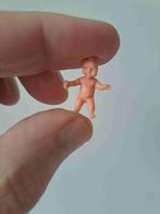 Rubber baby wit poppetje 1:24 poppenhuis 2x2x1.5cm, Verzamelen, Poppenhuizen en Toebehoren, Ophalen of Verzenden, Nieuw, Popje