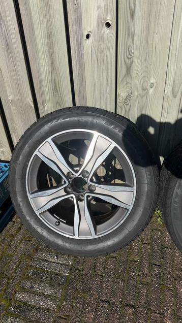 Mercedes original wheels and winter tires beschikbaar voor biedingen