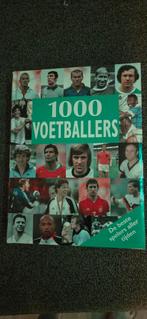 Leesboek 1000 Voetballers De beste spelers allertijde, Ophalen of Verzenden, Zo goed als nieuw, Balsport, Nienke van Bemmel