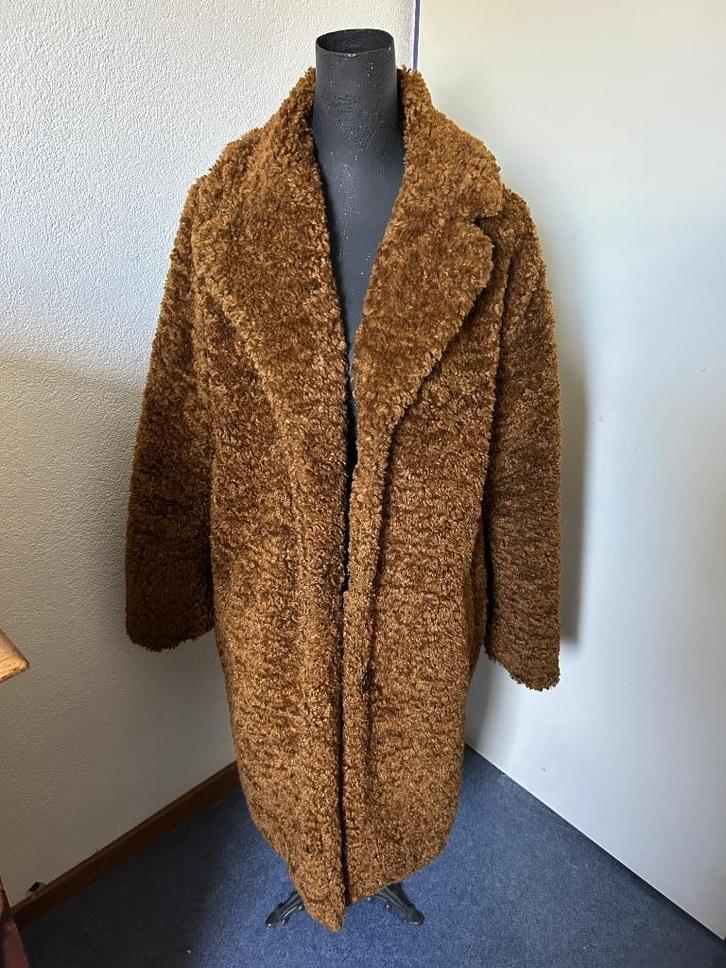 We Camel kleurige lange jas faux fur mt 2 xl z.g.a.n., Kleding | Dames, Jassen | Winter, Zo goed als nieuw, Maat 46/48 (XL) of groter
