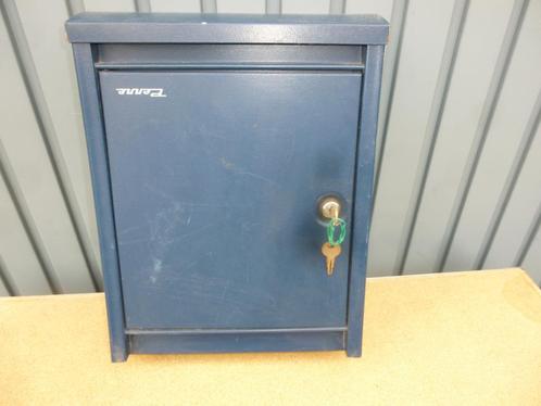 koopje metalen penne buiten brievenbus blauw  prijs 22 euro, Tuin en Terras, Brievenbussen, Gebruikt, IJzer, Ophalen