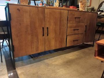 Nieuwe industrieel dressoir mangohout van €595 nu €450