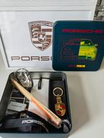 Nieuw Porsche bakje met porsche accessoires  ️, Nieuw, Ophalen of Verzenden, Merk