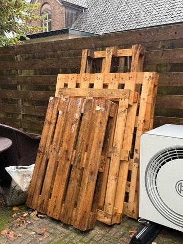 Gratis af te halen: 4 pallets beschikbaar voor biedingen