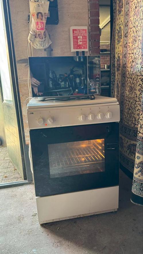 ETNA oven met een combi magnetron, Witgoed en Apparatuur, Fornuizen, Zo goed als nieuw, Vrijstaand, Gas, 4 kookzones, 45 tot 60 cm