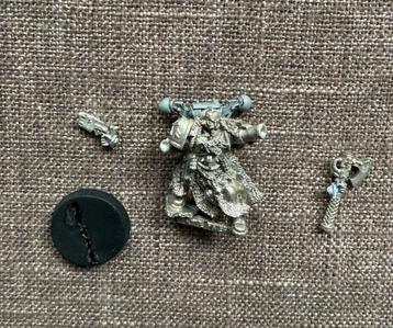 Warhammer 40k rune priest - space wolves (metal) beschikbaar voor biedingen