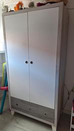 Gratis af te halen Kledingkast, Kinderen en Baby's, Kinderkamer | Commodes en Kasten, Ophalen, Gebruikt, 50 tot 70 cm, 105 cm of meer