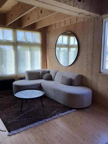 Hoekbank Karwij Sam rond teddy stof beige