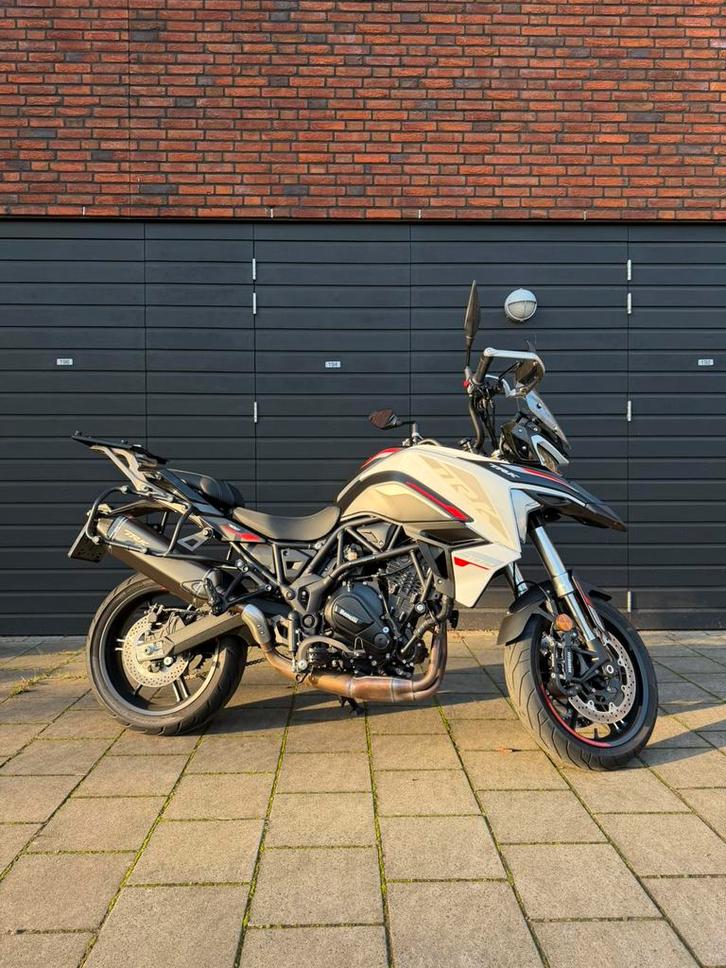 Benelli TRK 702 Pearl White 2024, Motoren, Motoren | Benelli, Particulier, Toermotor, 2 cilinders, Motorrijbewijs A, ABS, LED Verlichting