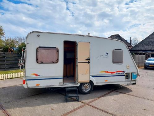 Swift toscane toercaravan in goede staat compleet, Caravans en Kamperen, Caravans, Particulier, Treinzit, Vast bed, Ringverwarming