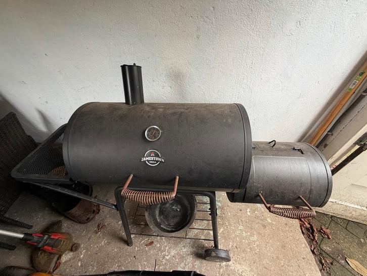 Jamestown BBQ Grill - Makkelijk te verplaatsen!, Tuin en Terras, Houtskoolbarbecues, Gebruikt, Ophalen