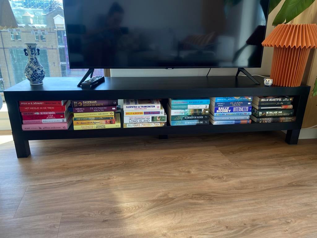 Ikea tv-meubel zwart hout, Huis en Inrichting, Kasten | Televisiemeubels, Ophalen, Zo goed als nieuw, 25 tot 50 cm, Minder dan 100 cm
