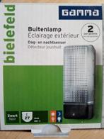 Buitenlamp met dag/nacht sensor., Tuin en Terras, Buitenverlichting, Minder dan 50 watt, Wandlamp, Nieuw, Ophalen of Verzenden