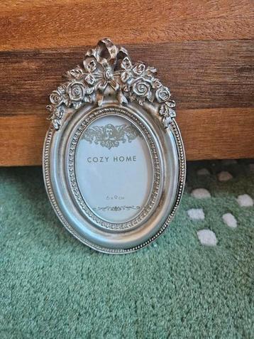 kitsch ovaal lijstje 6x9cm beschikbaar voor biedingen