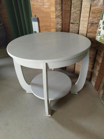 Vintage hoge salon/ sidetable beschikbaar voor biedingen