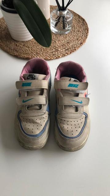 Nike air force 1 beige maat 33  beschikbaar voor biedingen