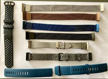 8 Fitbit Charge 4 bandjes beschikbaar voor biedingen