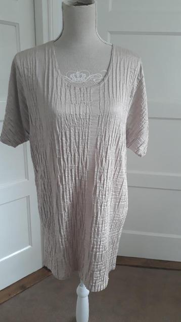 Mooi luxe beige shirt van TAURI        mt. 36 (valt als M) beschikbaar voor biedingen