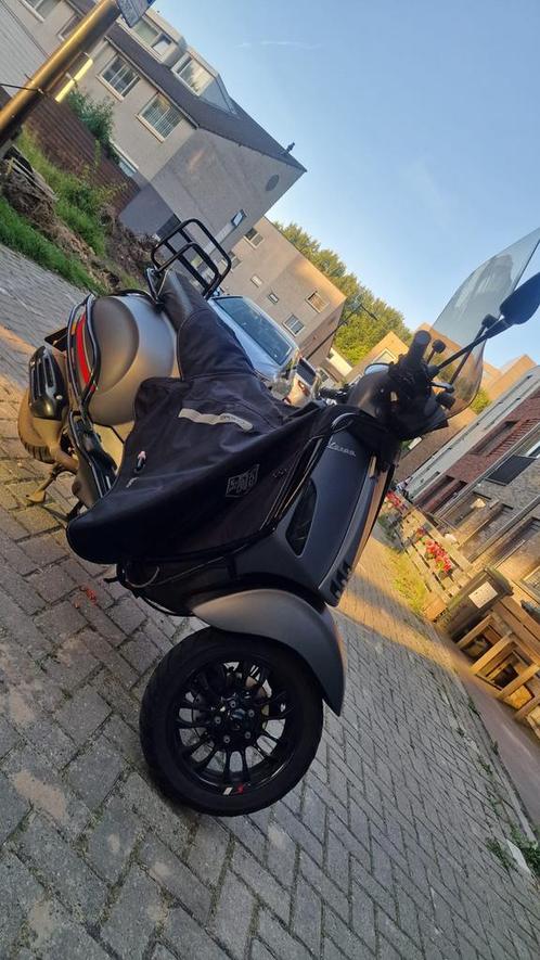 Vespa sprint mat grijs 2023, Fietsen en Brommers, Scooters | Vespa, Gebruikt, Vespa S, Maximaal 45 km/u, Benzine, Ophalen