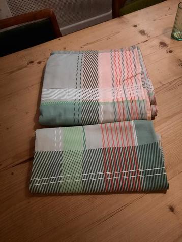 2x 1 persoo s dekbedovertrek groen/ roze. beschikbaar voor biedingen