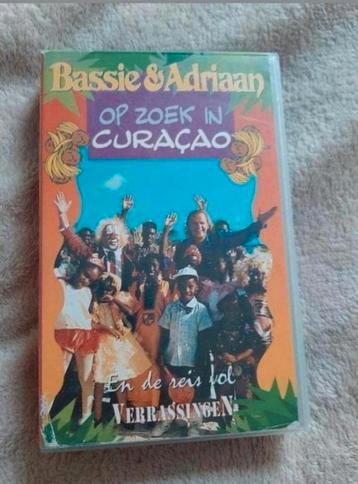 Bassie en Adriaan op zoek in curaçao videoband. beschikbaar voor biedingen