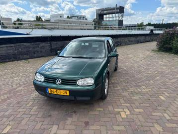 Volkswagen Golf 1.6 Trendline beschikbaar voor biedingen