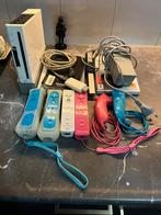 Wii spelcomputer, 4 controllers, 3 nunchucks, spel, samen te, Spelcomputers en Games, Spelcomputers | Nintendo Wii, Ophalen, Gebruikt