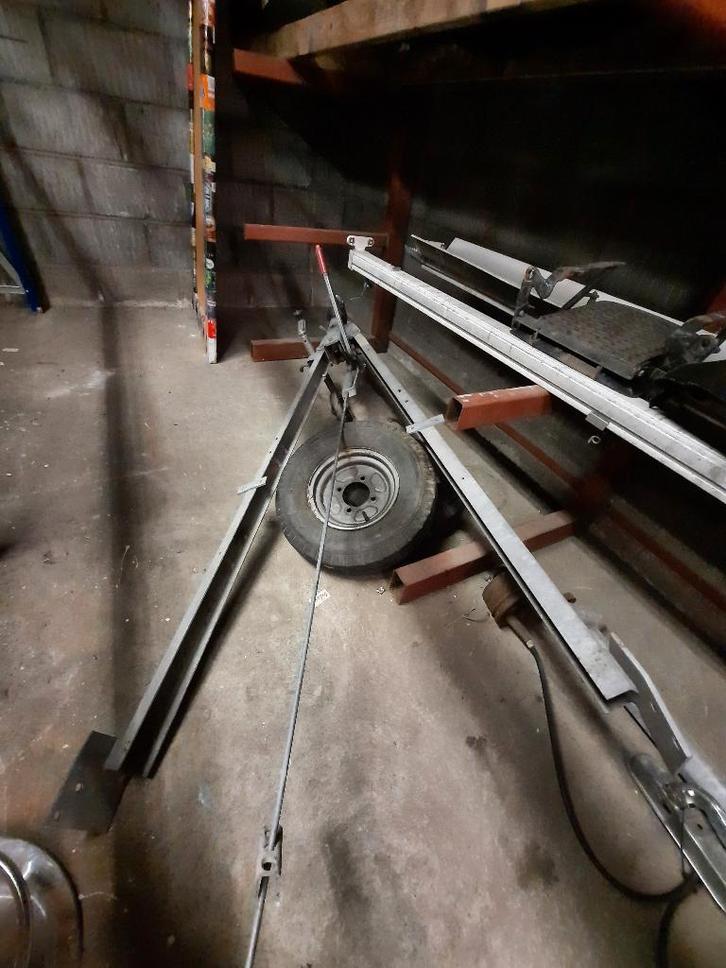 Aanhanger trailer onderstel geremde as met dissel, Auto-onderdelen, Ophanging en Onderstel, Universele onderdelen, Gebruikt, Ophalen