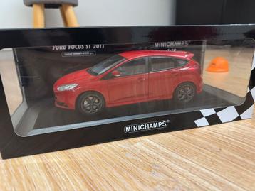 Minichamps Ford Focus ST 2011 1:18 limited edition 1 of 504 beschikbaar voor biedingen