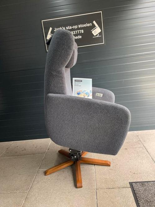 Sta op stoel merk prominent, Huis en Inrichting, Fauteuils, Zo goed als nieuw, Stof, 50 tot 75 cm, Ophalen of Verzenden