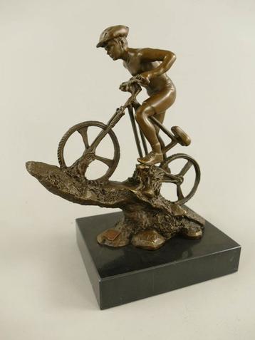 Bronzen mountainbiker figuur H.25x20cm beschikbaar voor biedingen