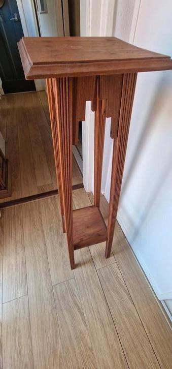 Houten deco tafel  beschikbaar voor biedingen