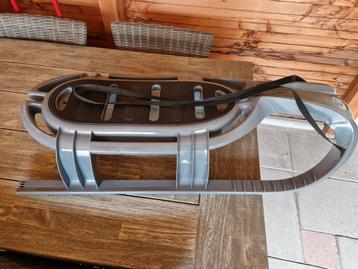 Kunststof slee HWK  beschikbaar voor biedingen