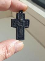 Middeleeuws kruis van glaspasta., Ophalen of Verzenden