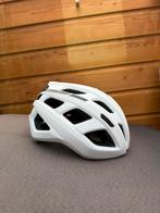 Cube fietshelm wit S/M, Fietsen en Brommers, Fietsaccessoires | Fietshelmen, Ophalen of Verzenden, Zo goed als nieuw, M
