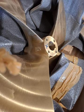 Schroef rechtsdraaiend,hagel nieuw beschikbaar voor biedingen