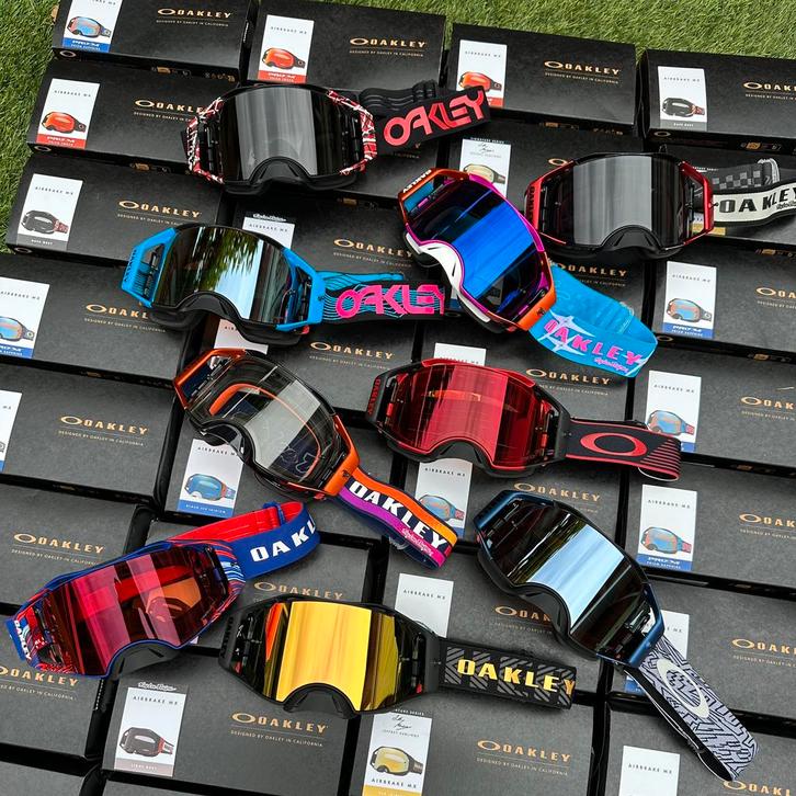 Nieuwe Oakley Airbrake MX brillen met Prizm lens, Motoren, Kleding | Motorkleding, Motorcrosskleding, Dames, Heren, Kinderen, Nieuw met kaartje