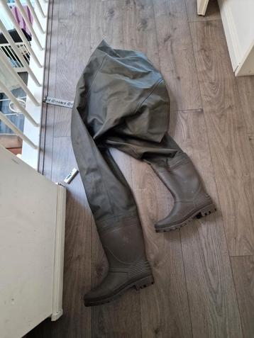 TRAKKER WAADBROEK LONG JON MAAT 43 MET KNIEPROTECTIE beschikbaar voor biedingen