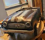 metalen trap auto van een renault dauphine jaren 50, Ophalen