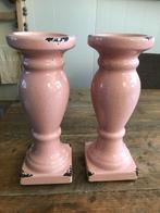 2 roze craque kandelaars (Bonne Fleur), Huis en Inrichting, Overige materialen, Overige kleuren, 25 tot 50 cm, Ophalen of Verzenden