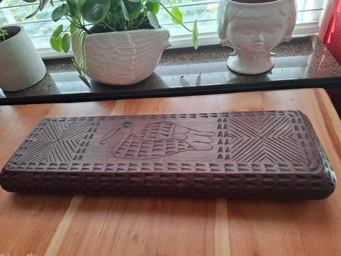 Mancala Afrikaans spel in grote houten handgesneden box, Hobby en Vrije tijd, Gezelschapsspellen | Bordspellen, Gebruikt, Een of twee spelers
